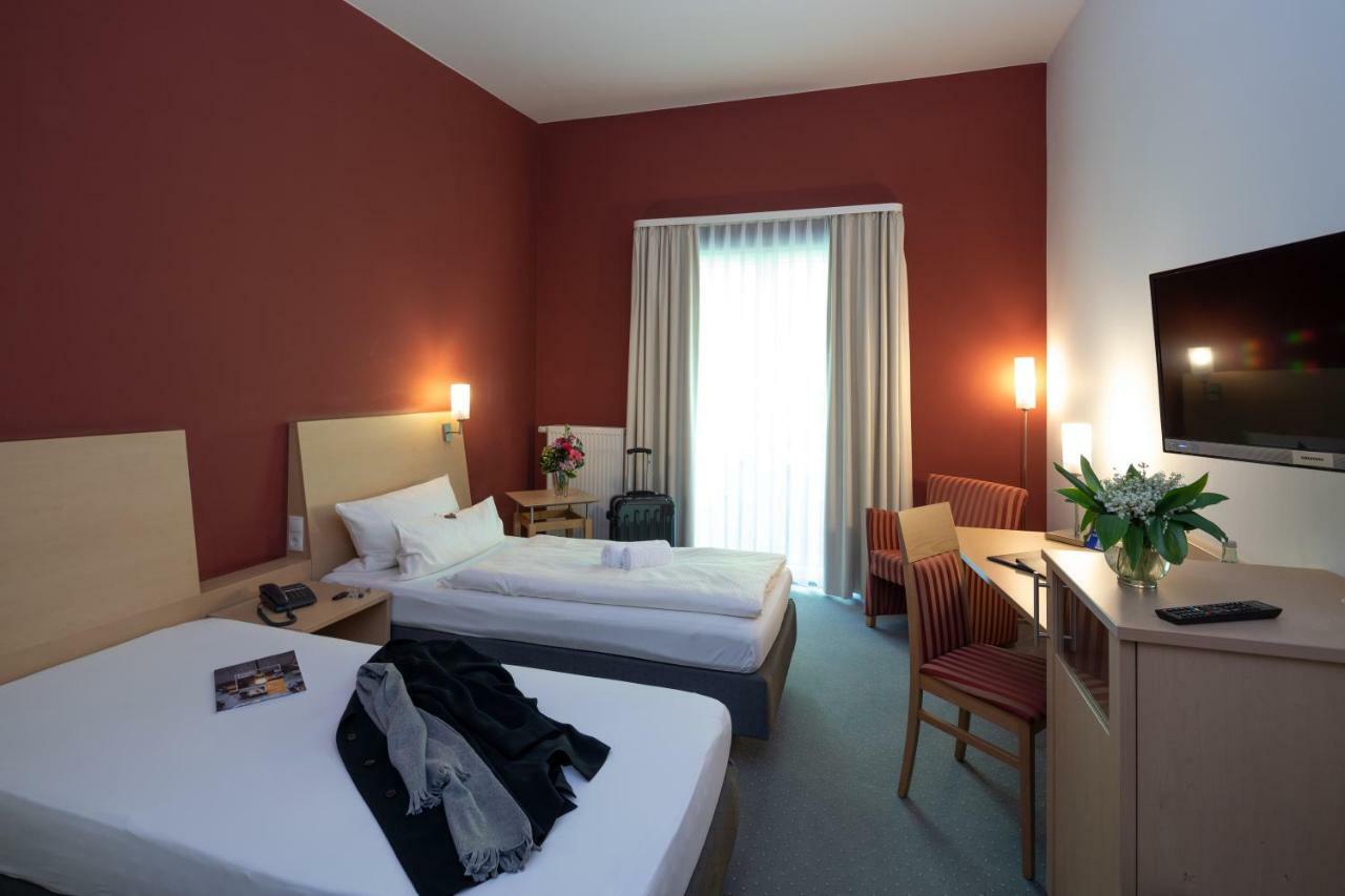 Mainpromenade ***s Hotel